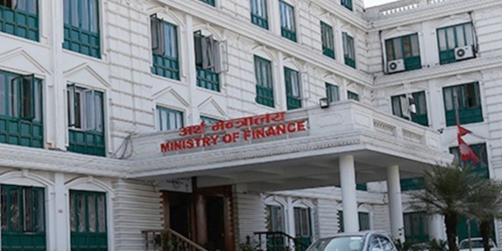 कोरोनाको महामारी : भेन्टिलेटर किन्न सरकारसँग बजेट छैन, तर सवारी साधन किन्न सवा ६ अर्ब बजेट