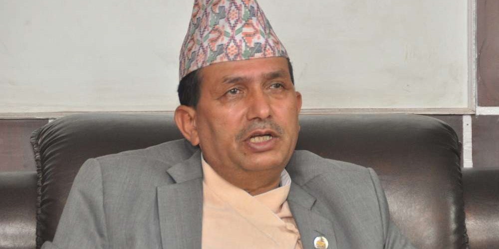स्वास्थ्यमन्त्री ढकाललाई बर्खास्त गरि अधिकारीलाई मन्त्रालयको जिम्मा दिने छलफल