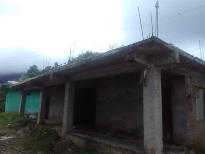 वर्षौदेखि अलपत्र  छ  सिरानचोककाे चन्द्रोदय माविको भवन