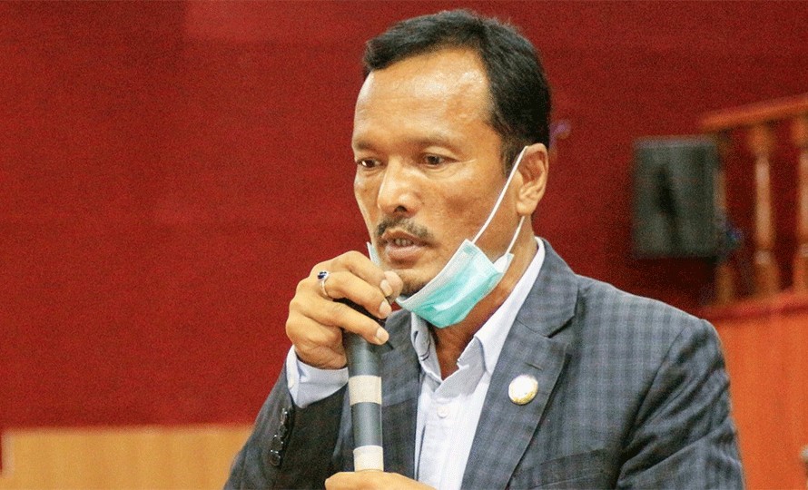 मुख्यमन्त्री शाहीले हटाए प्रमुख सचेतक !