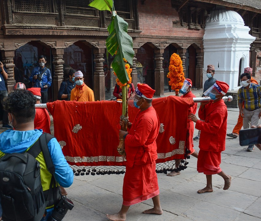 गोरखाबाट ल्याएको फूलपाती भित्र्याइयो