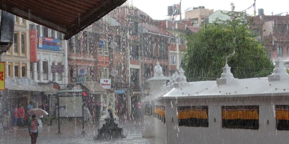 ख्याल गर्नुहोस बाढीको कारण यी ठाउमा सडक अवरुद्ध छ