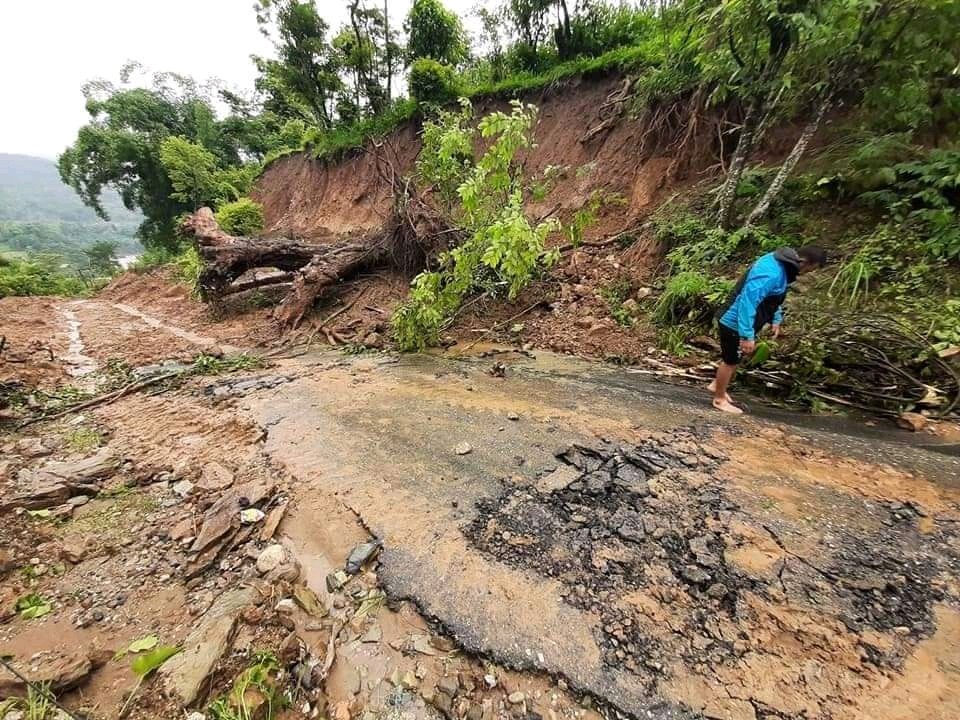 लगातारको बर्षाले पालुङटार निकै प्रभावित,हेर्नुहोस तस्बिरमा