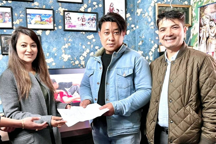 ए मेरो हजुर ४’  लाई अष्ट्रेलिया बजारमा हरि मल्लले चलाउने