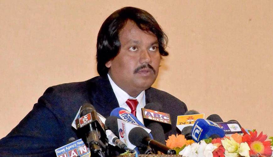राजनीतिक दलहरु पनि आफैंले ल्याएको शासन व्यवस्थासँग डराए : सीके राउत